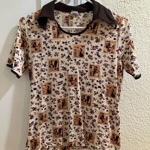 Vintage Graphic Print Shirt with Brown Collar